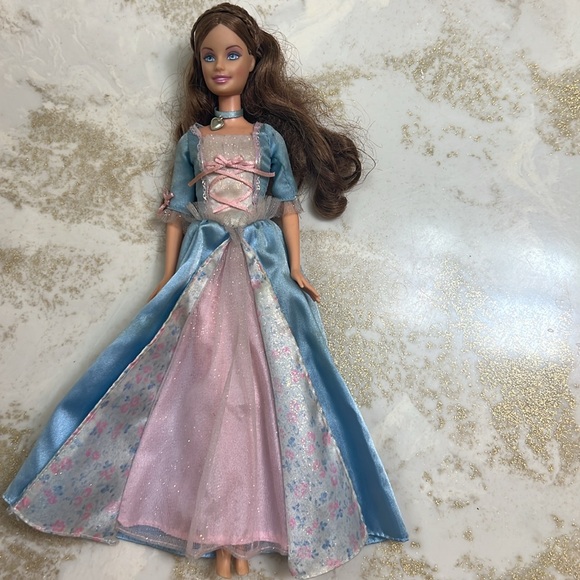 Barbie Princess and the Pauper Erika doll - Picture 3 of 6